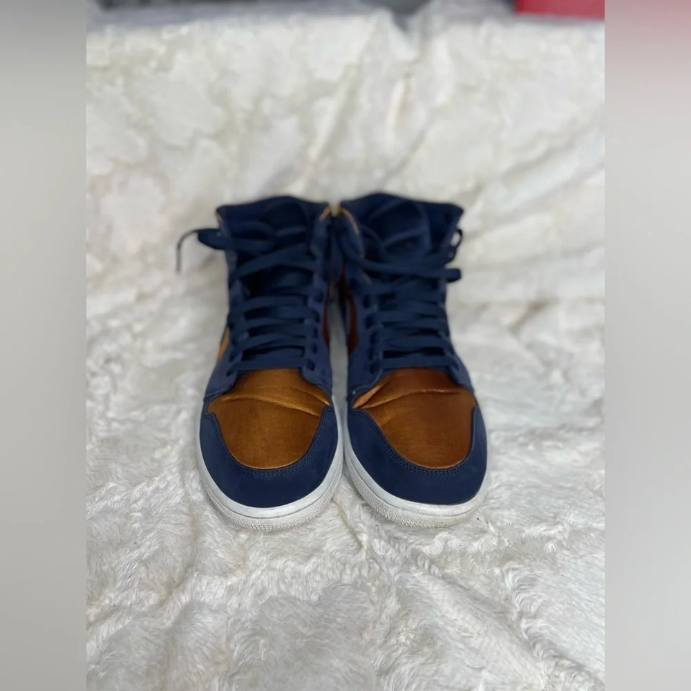 Air Jordan 1 Mid SE 